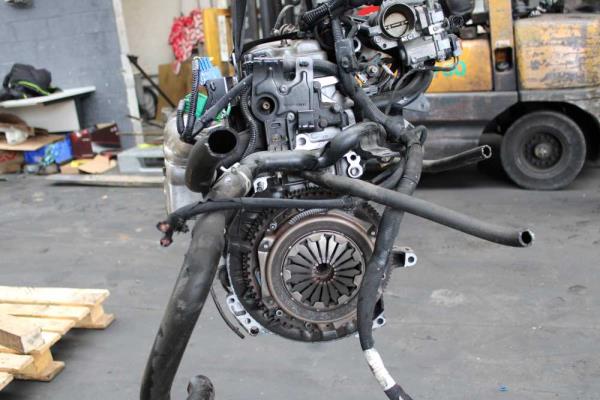 MOTEUR HFV 1.1 ESSENCE CITROEN/PEUGEOT - Vue 5